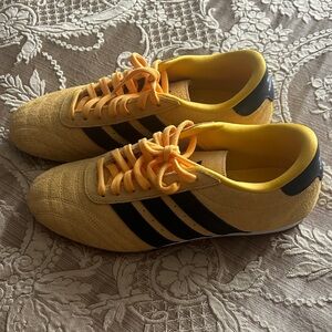 Adidas Men's Golden Yellow and Black Sneakers Like New